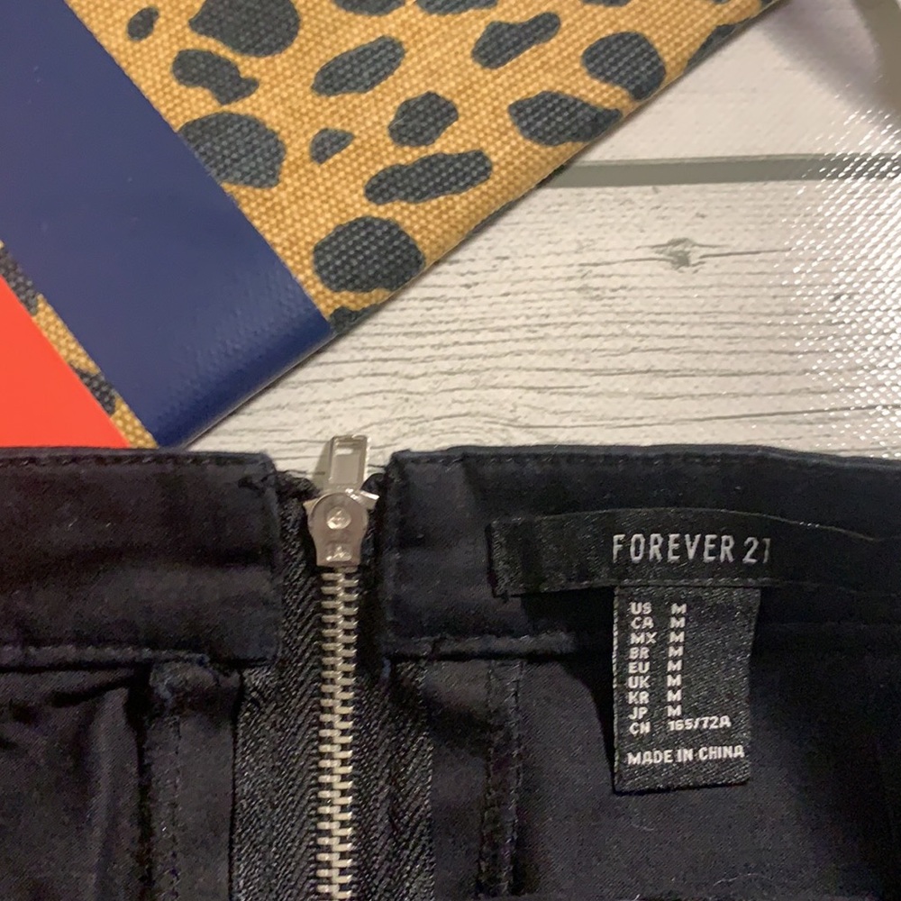 Forever 21 Women’s Skirt🍒 - Picture 3 of 7